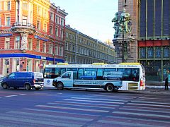 Автобусы в центре Петербурга превратились в автомобили Volkswagen