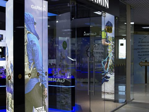 Фото 2 работы «Оформление фирменного магазина Garmin»