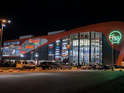 Фото 3 работы «Оформление фасада ТРЦ «Тау Галерея» наружной рекламой»