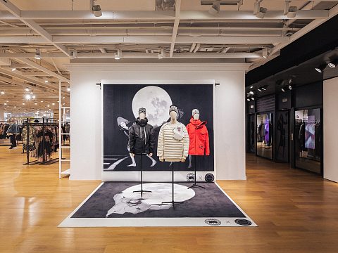 Фото 3 работы «Оформление корнера Canada Goose, фотозона в ЦУМ»