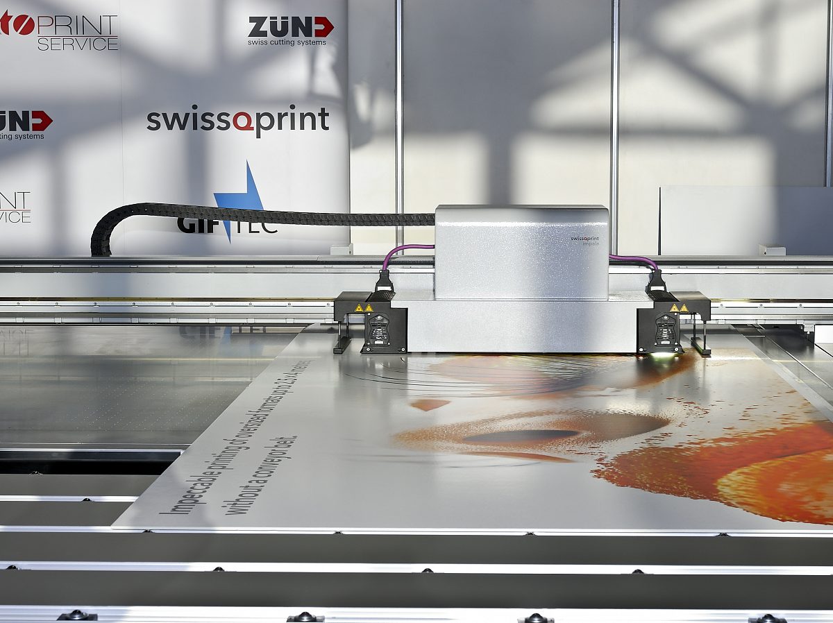Zund G3 и swissQprint Impala: двухдневный визит в Москву