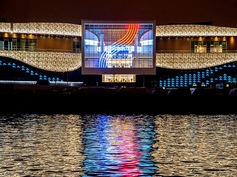 Фото 5 работы «Свето-динамический логотип для ТЦ Ривьера»