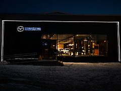 Мазда. Оформление автосалона — фото 4, изготовитель Компания Икстрим