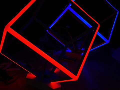 Фото 2 работы «Неоновые кубы "Киберпанк"»