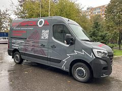Дизайн и рекламная оклейка Renault Master для «Интерскол» — фото 2, изготовитель Брендрайв