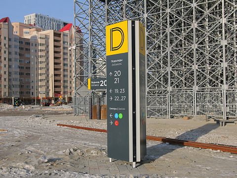Фото 5 работы «Центральный стадион - навигационные стенды и стелы»