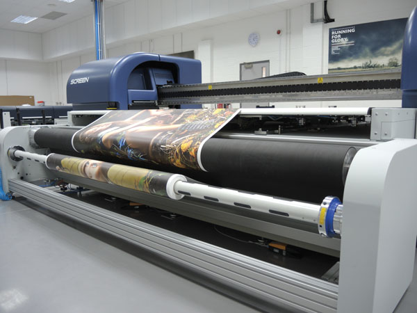 Screen Truepress Jet W32000UV HS: фокус на универсальность и надежность